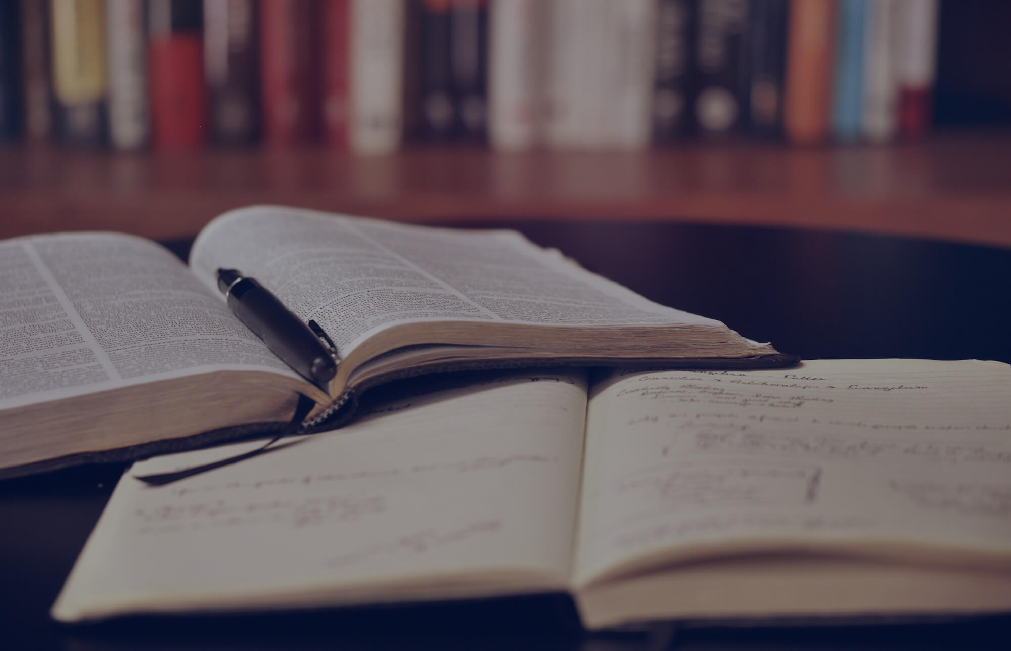 Bringing Context to Life: Annotating Research for Reading Novels